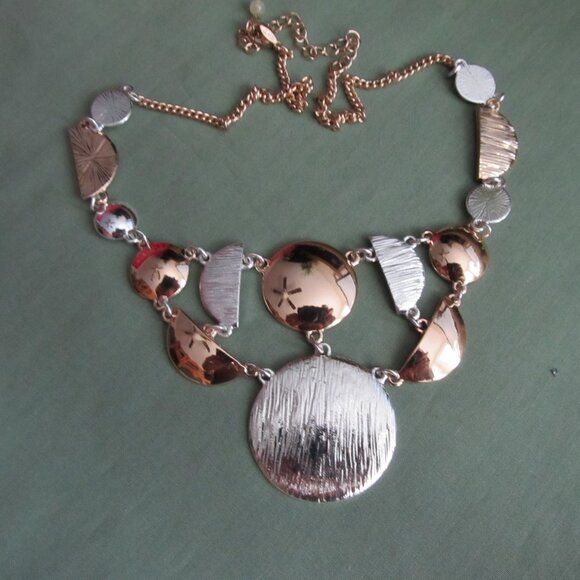 Avon Gold & Silver Tone Drop Link Necklace - Picture 3 of 6